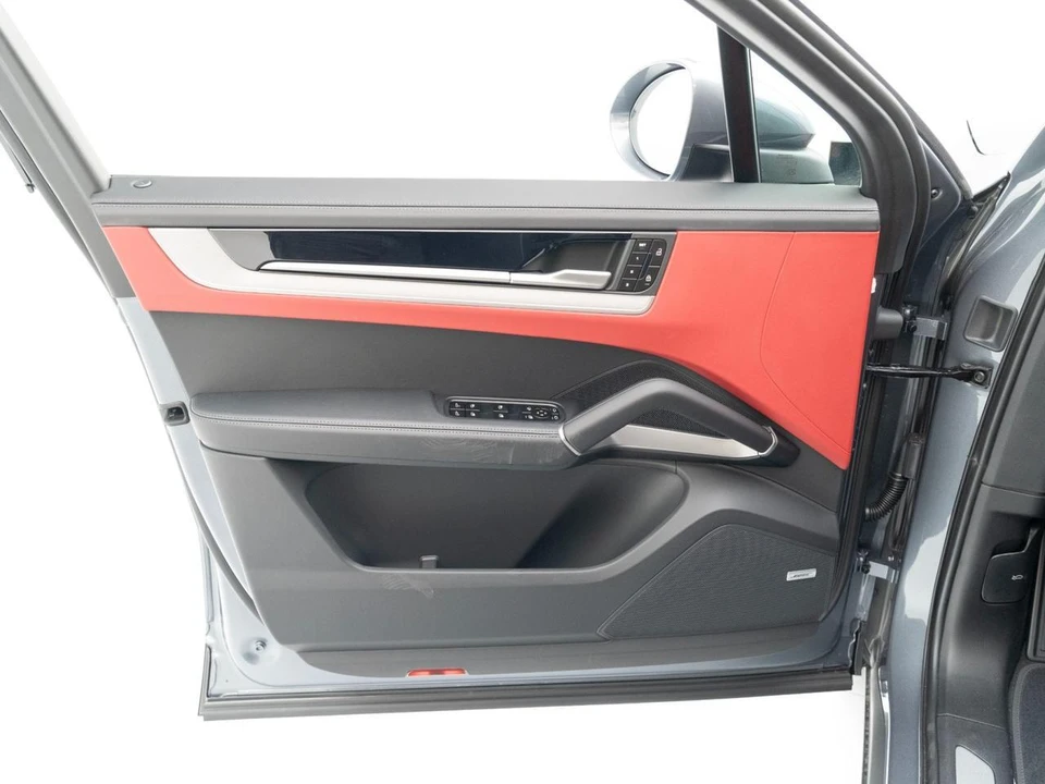 2026 Porsche 9Y0/9Y3 Cayenne - Image 20 of 31