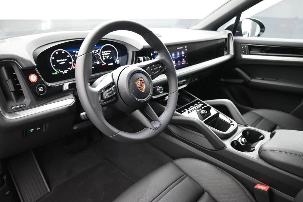 2026 Porsche 9Y0/9Y3 Cayenne Coupe - Image 4 of 5