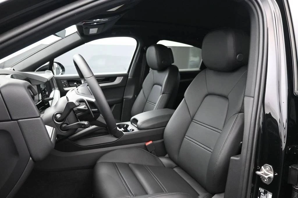 2026 Porsche 9Y0/9Y3 Cayenne Coupe - Image 5 of 5