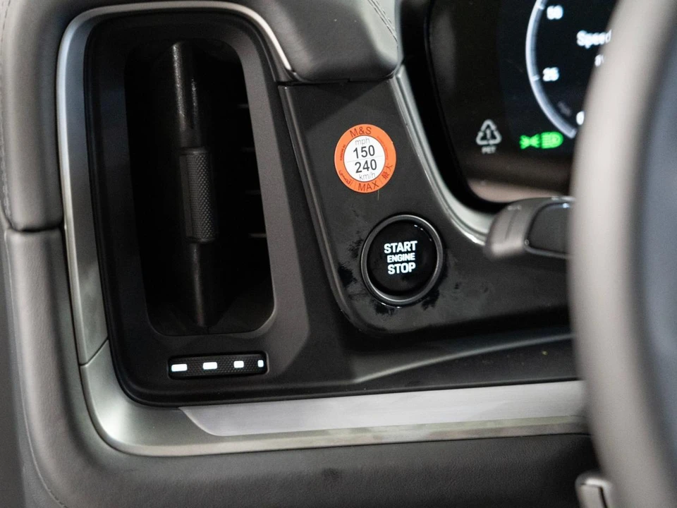 2026 Porsche 9Y0/9Y3 Cayenne Coupe - Image 24 of 30