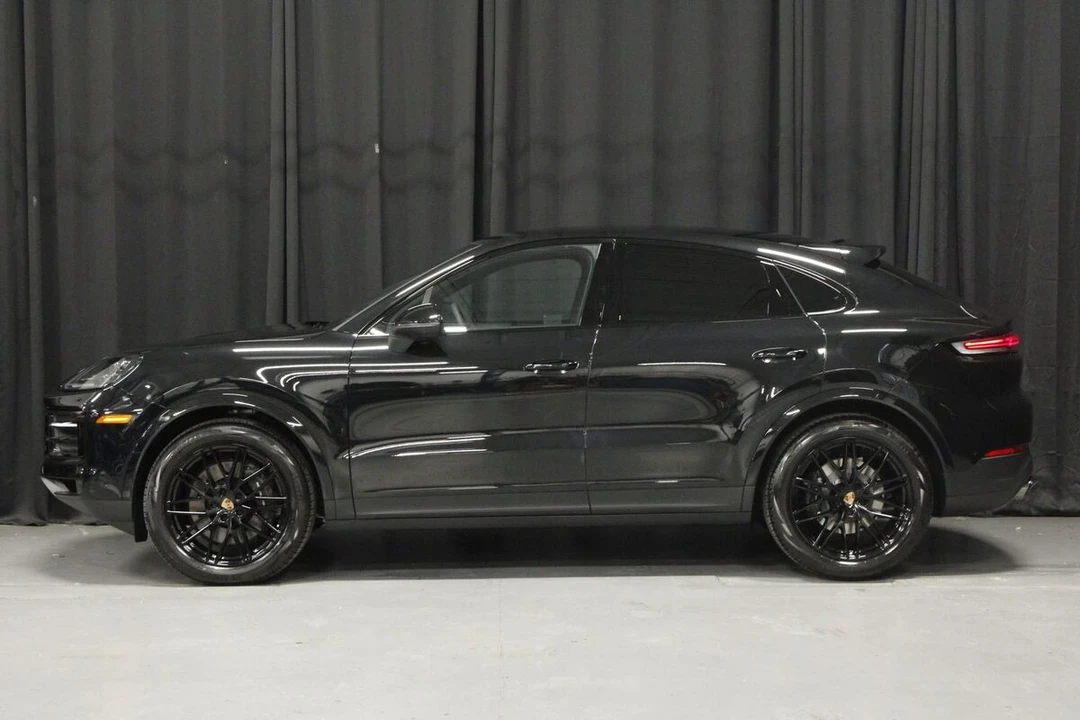 2026 Porsche 9Y0/9Y3 Cayenne Coupe - Image 2 of 2