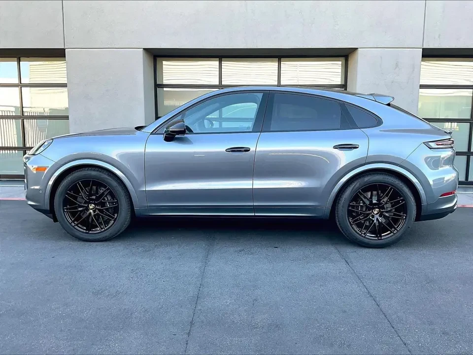 2026 Porsche 9Y0/9Y3 Cayenne Coupe - Image 15 of 31
