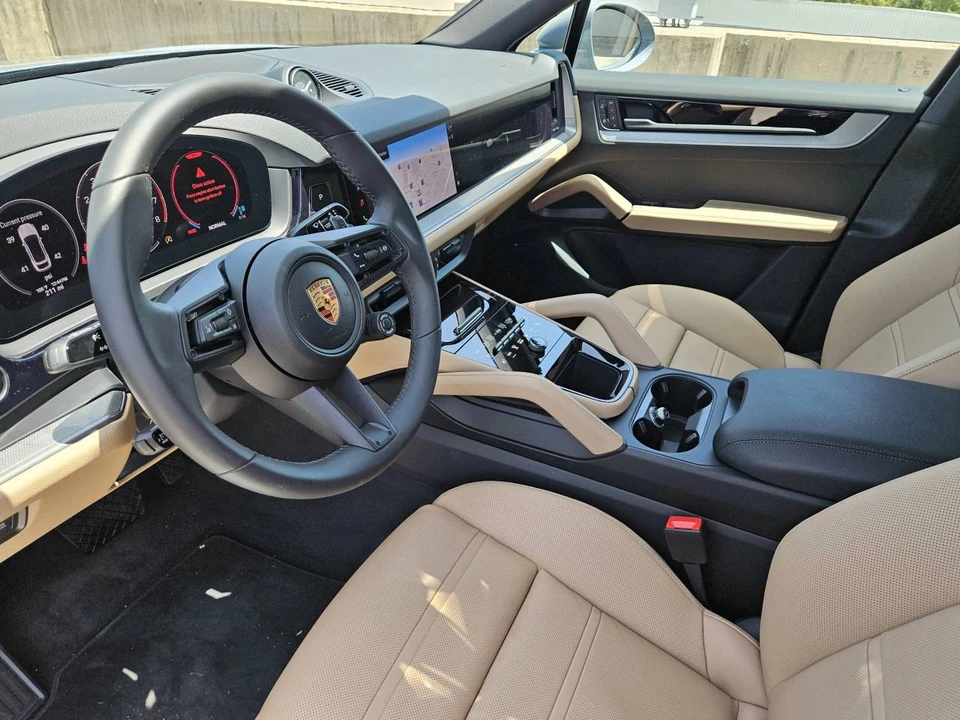 2026 Porsche 9Y0/9Y3 Cayenne Coupe - Image 4 of 4