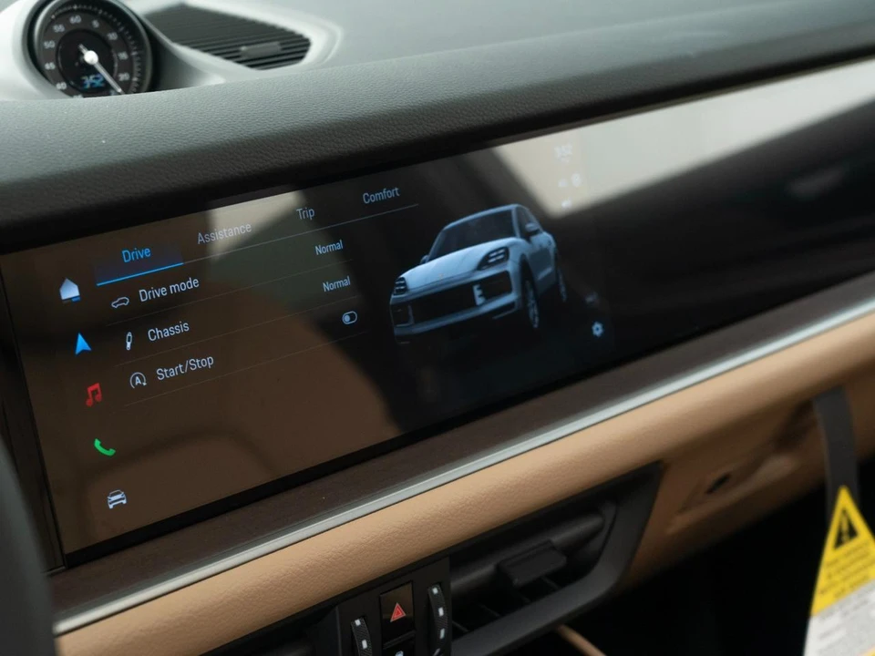 2026 Porsche 9Y0/9Y3 Cayenne Coupe - Image 22 of 28