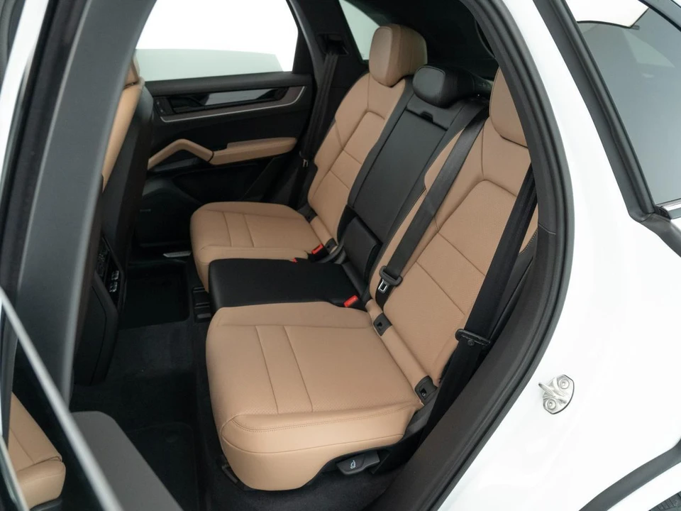 2026 Porsche 9Y0/9Y3 Cayenne Coupe - Image 26 of 28