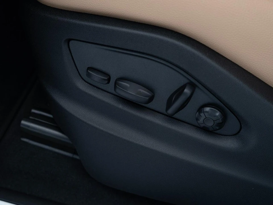 2026 Porsche 9Y0/9Y3 Cayenne Coupe - Image 14 of 28