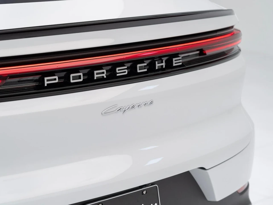 2026 Porsche 9Y0/9Y3 Cayenne Coupe - Image 13 of 28