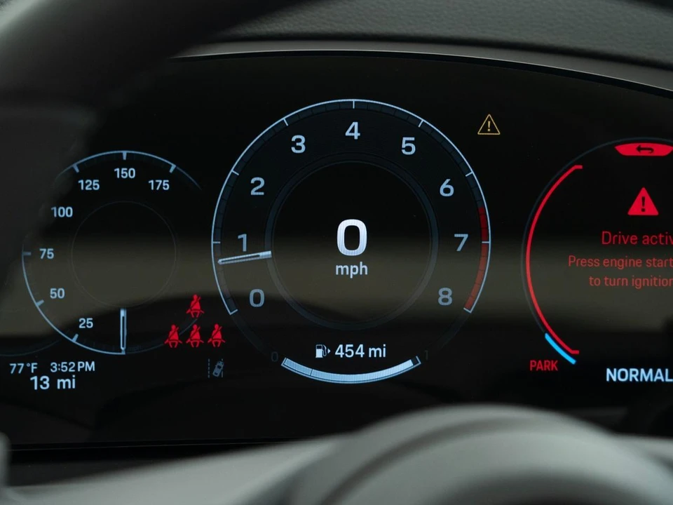 2026 Porsche 9Y0/9Y3 Cayenne Coupe - Image 20 of 28