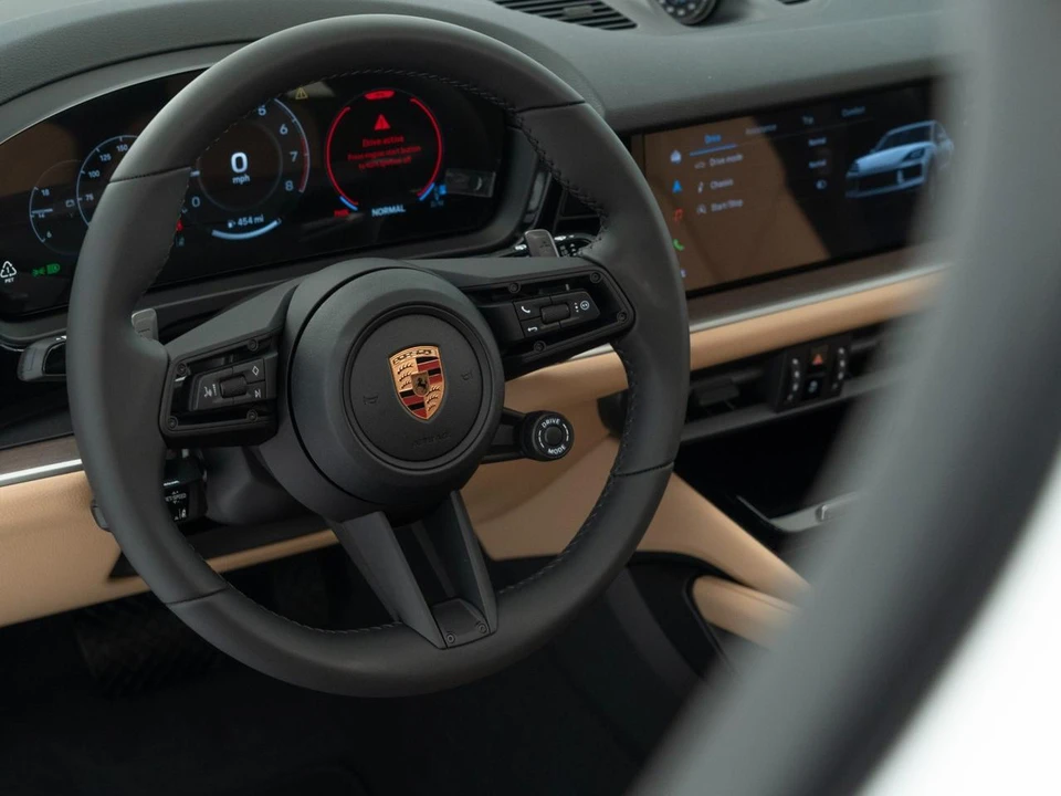 2026 Porsche 9Y0/9Y3 Cayenne Coupe - Image 16 of 28