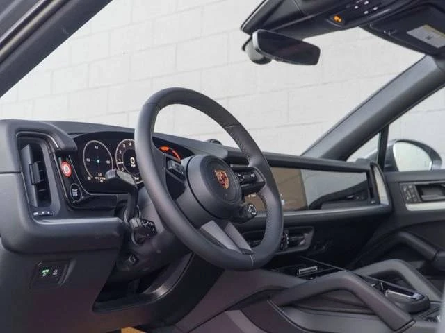 2026 Porsche 9Y0/9Y3 Cayenne Coupe - Image 4 of 5