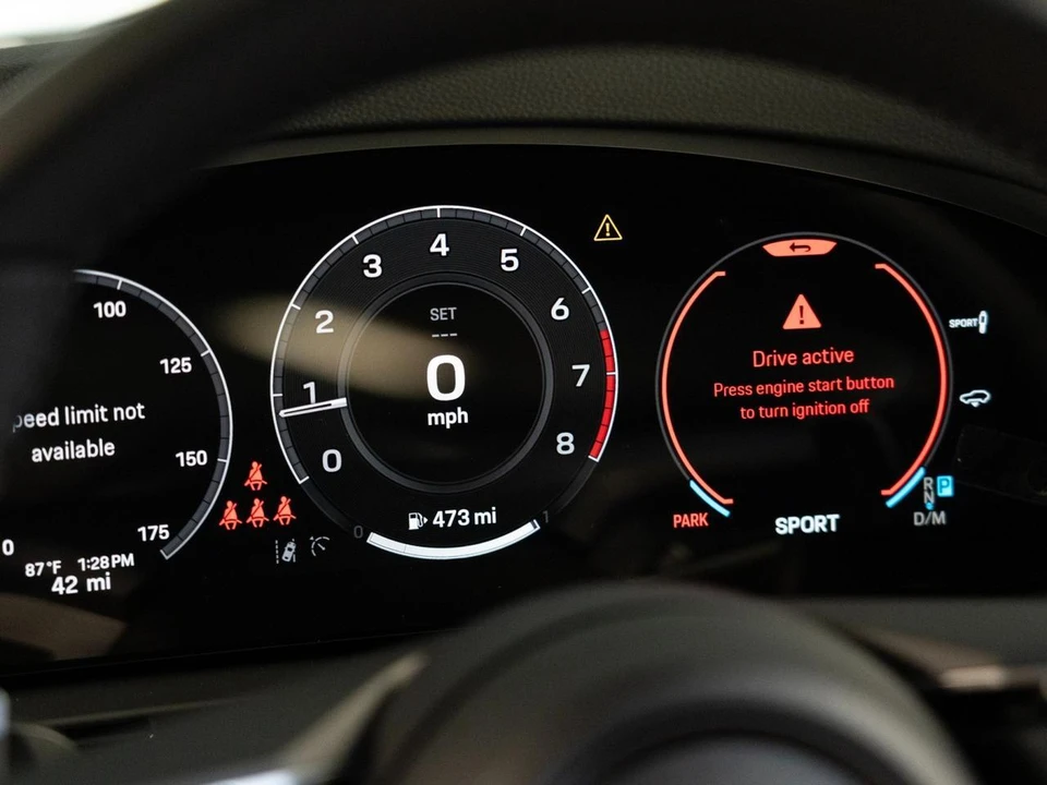 2026 Porsche 9Y0/9Y3 Cayenne Coupe - Image 19 of 30