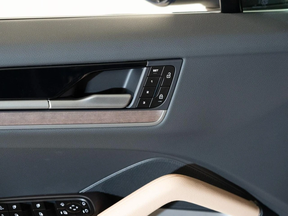 2026 Porsche 9Y0/9Y3 Cayenne Coupe - Image 17 of 30