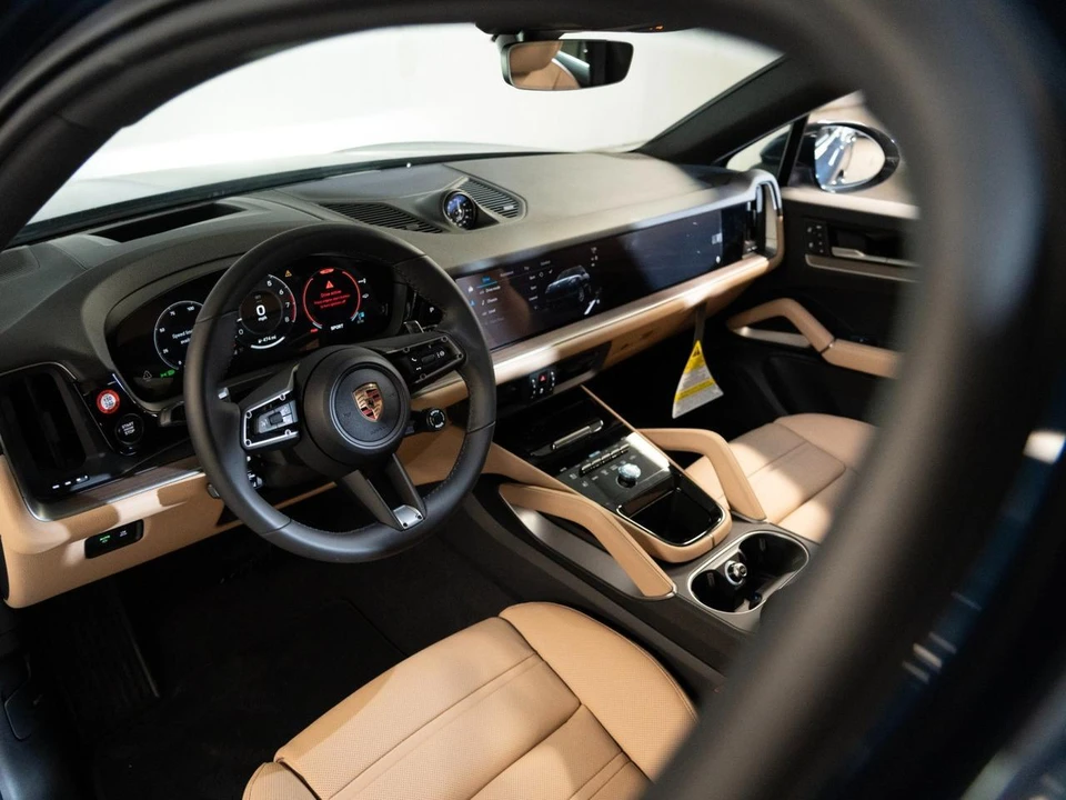 2026 Porsche 9Y0/9Y3 Cayenne Coupe - Image 4 of 30