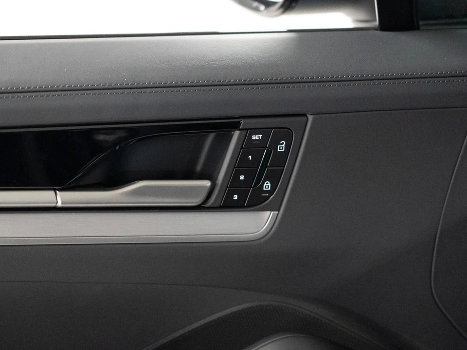 2026 Porsche 9Y0/9Y3 Cayenne Coupe - Image 17 of 29