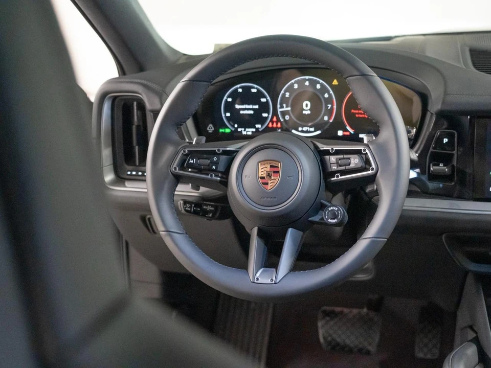 2026 Porsche 9Y0/9Y3 Cayenne Coupe - Image 28 of 29