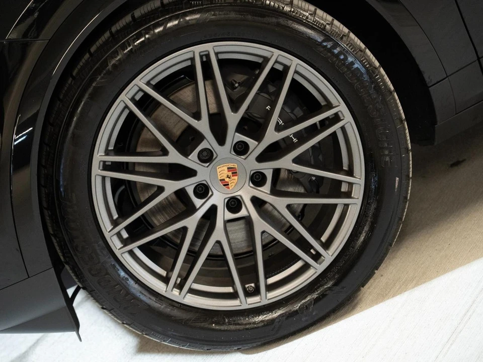 2026 Porsche 9Y0/9Y3 Cayenne Coupe - Image 11 of 29