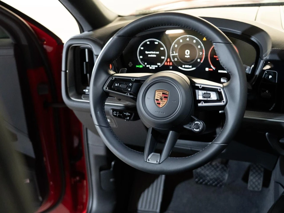 2026 Porsche 9Y0/9Y3 Cayenne Coupe - Image 27 of 29
