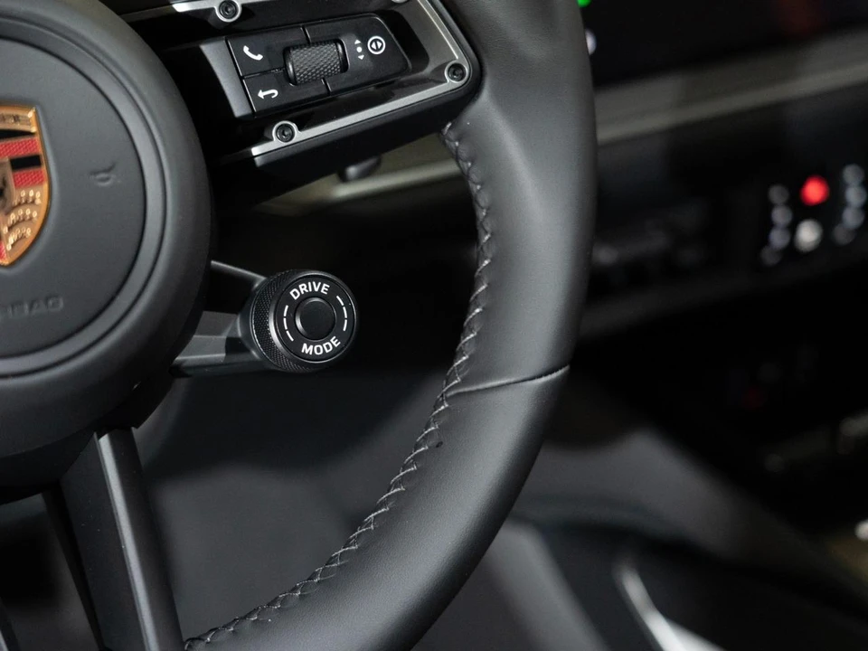 2026 Porsche 9Y0/9Y3 Cayenne Coupe - Image 23 of 29