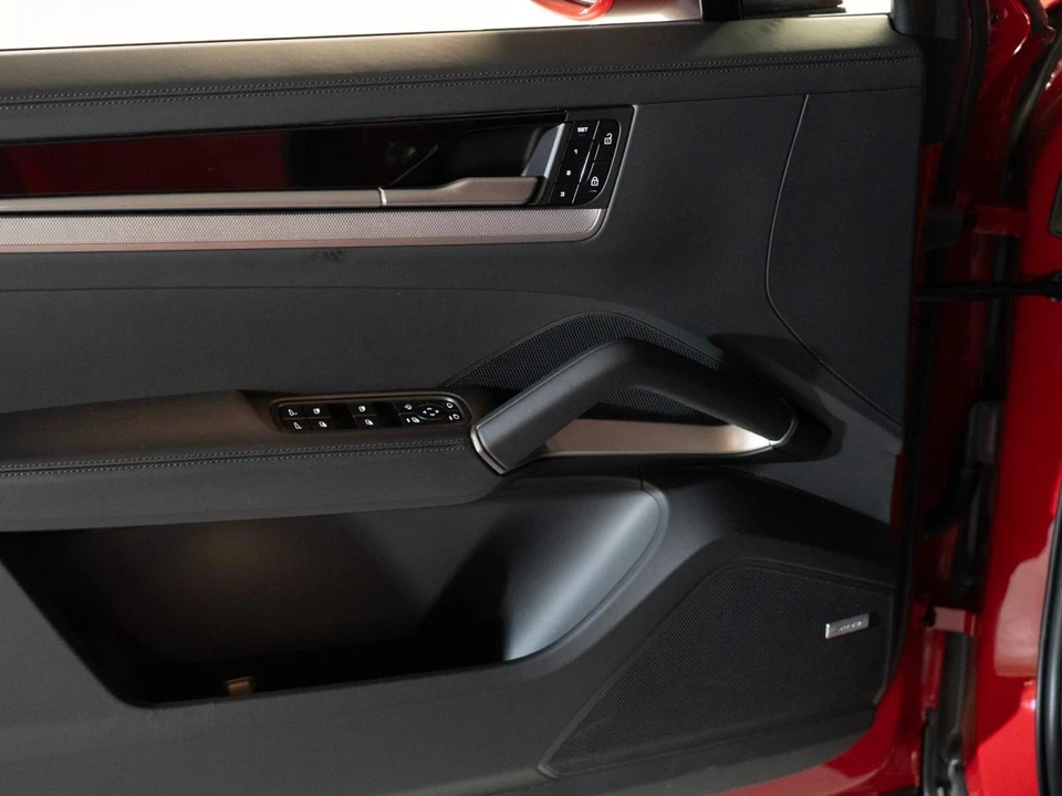 2026 Porsche 9Y0/9Y3 Cayenne Coupe - Image 18 of 29
