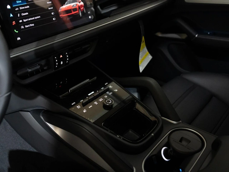 2026 Porsche 9Y0/9Y3 Cayenne Coupe - Image 22 of 29