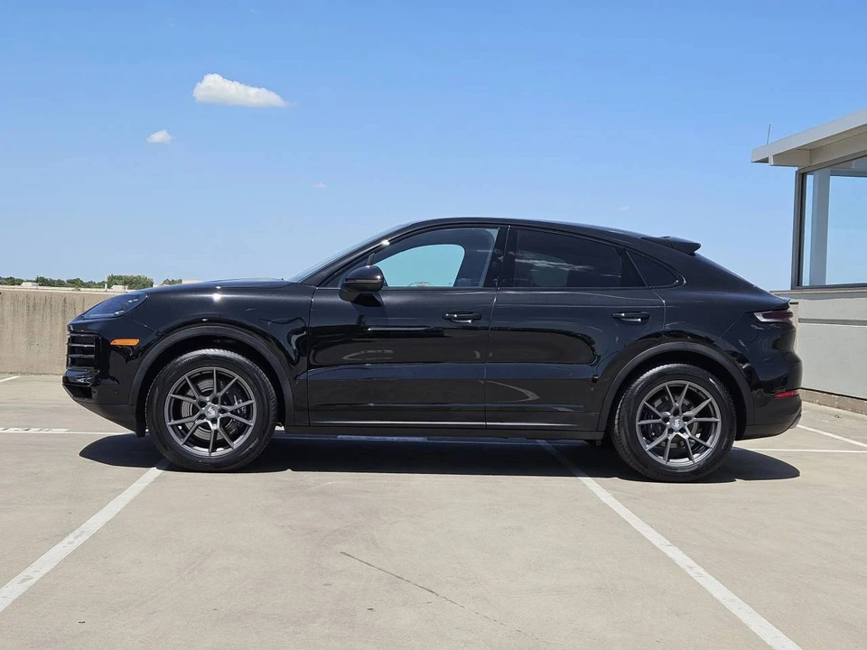 2026 Porsche 9Y0/9Y3 Cayenne Coupe - Image 2 of 4