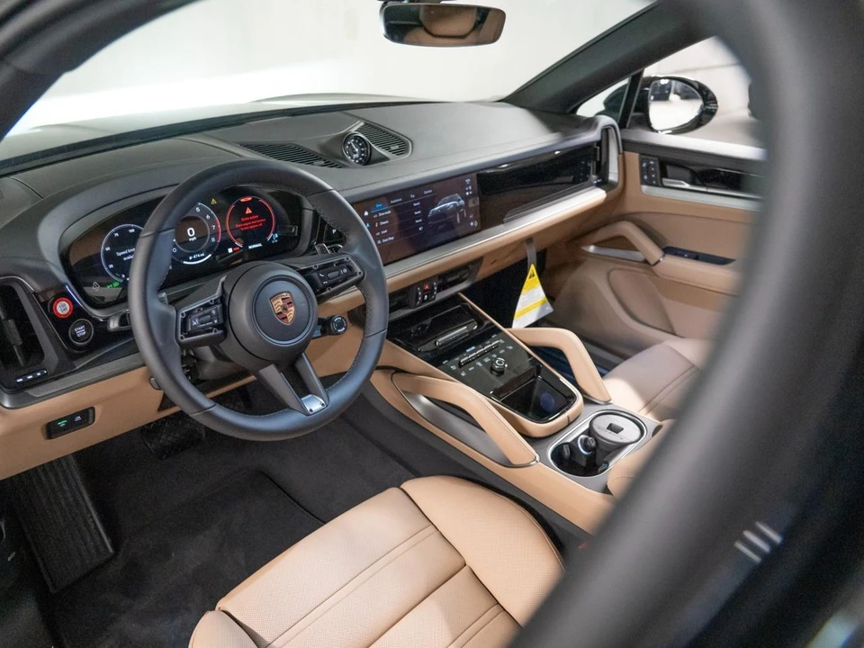 2026 Porsche 9Y0/9Y3 Cayenne Coupe - Image 4 of 29