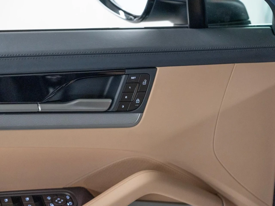 2026 Porsche 9Y0/9Y3 Cayenne Coupe - Image 17 of 29