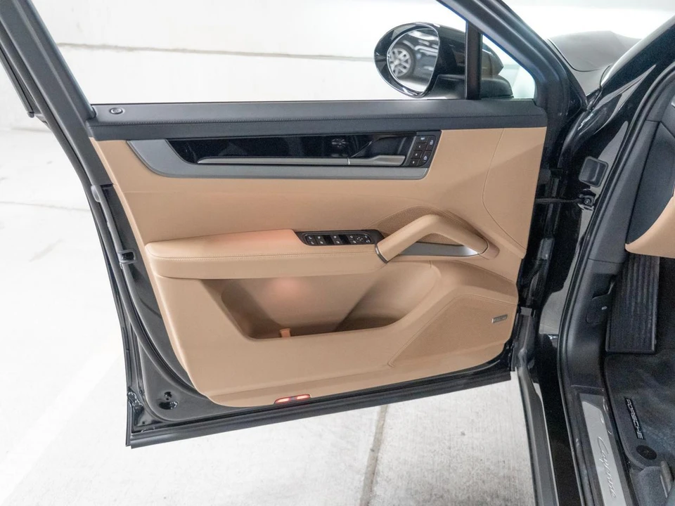 2026 Porsche 9Y0/9Y3 Cayenne Coupe - Image 16 of 29