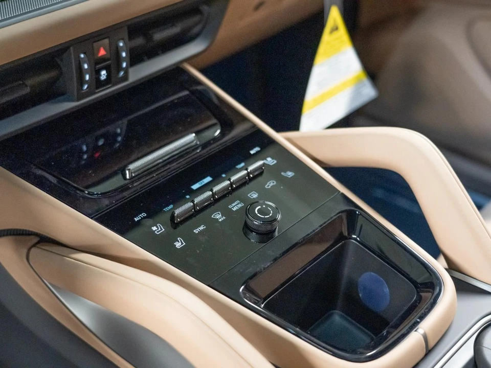 2026 Porsche 9Y0/9Y3 Cayenne Coupe - Image 22 of 29
