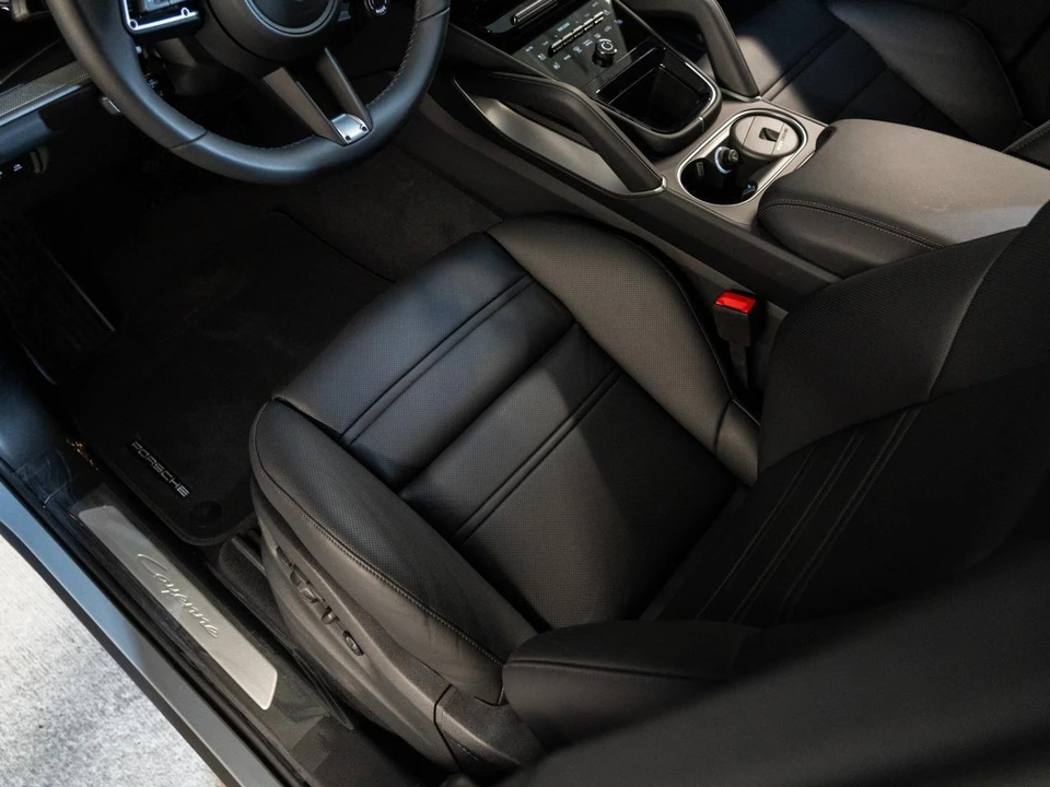 2026 Porsche 9Y0/9Y3 Cayenne Coupe - Image 14 of 28