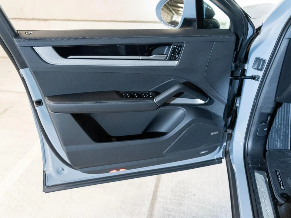 2026 Porsche 9Y0/9Y3 Cayenne Coupe - Image 16 of 28