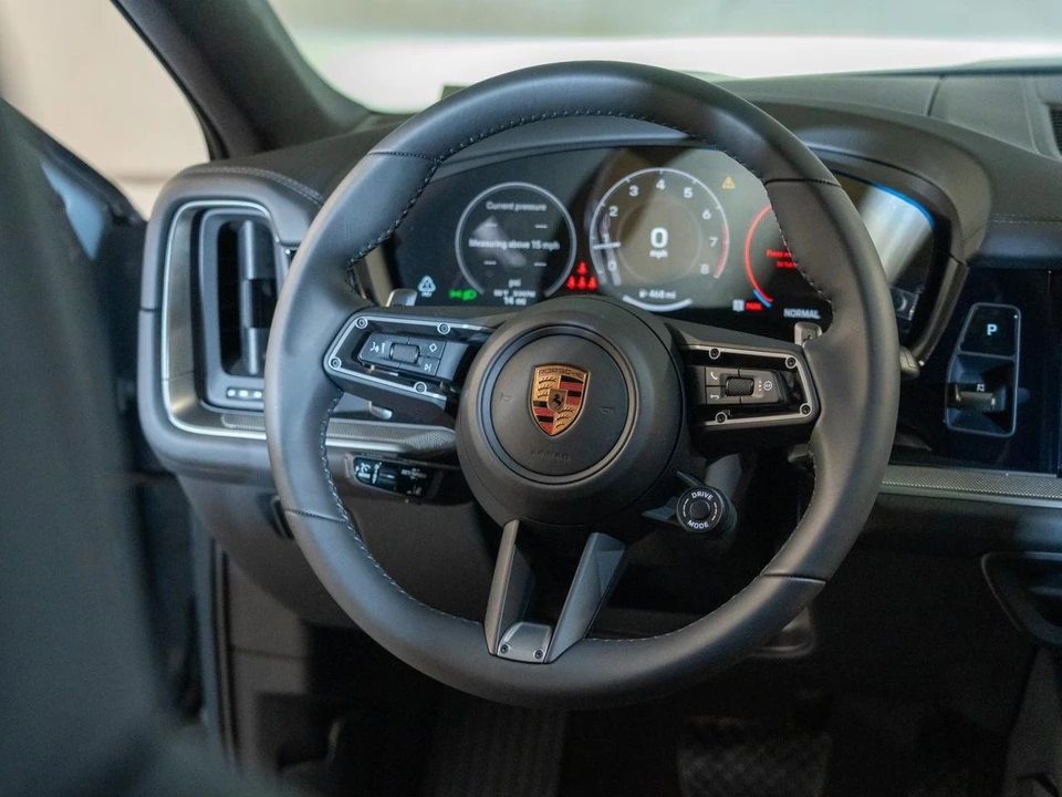 2026 Porsche 9Y0/9Y3 Cayenne Coupe - Image 27 of 28