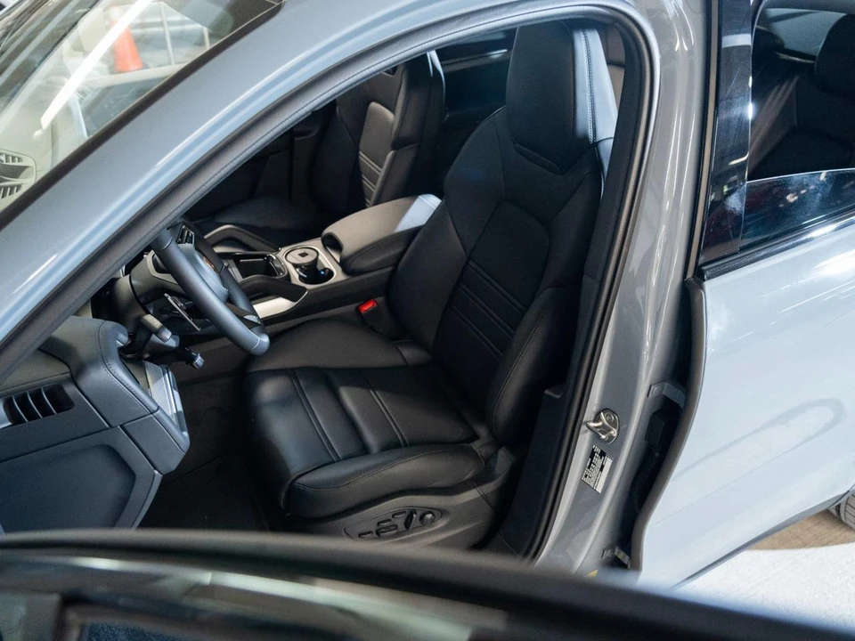 2026 Porsche 9Y0/9Y3 Cayenne Coupe - Image 5 of 28