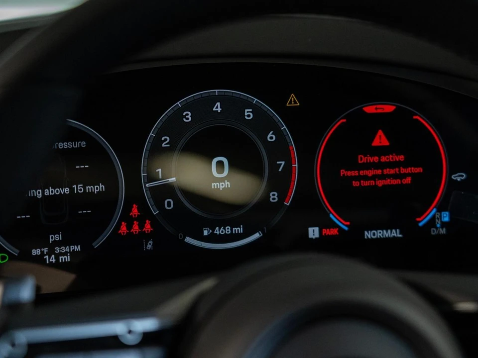 2026 Porsche 9Y0/9Y3 Cayenne Coupe - Image 19 of 28