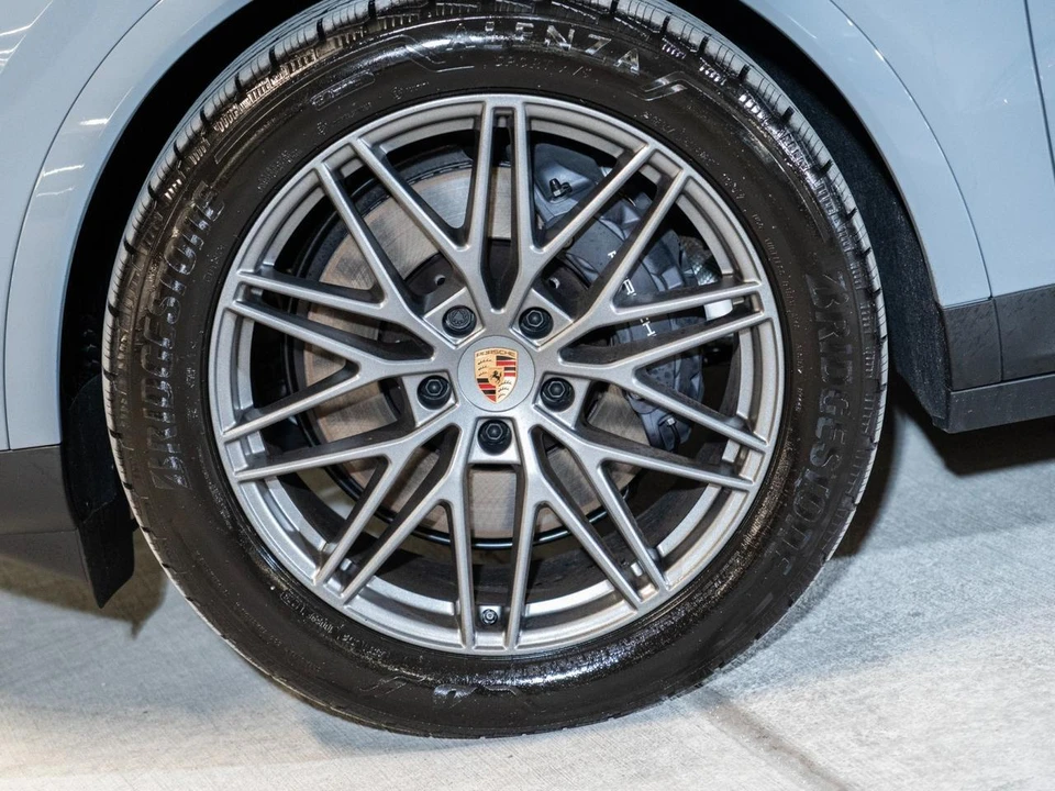 2026 Porsche 9Y0/9Y3 Cayenne Coupe - Image 11 of 28