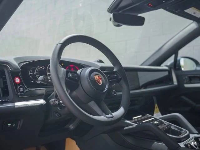 2026 Porsche 9Y0/9Y3 Cayenne Coupe - Image 5 of 5
