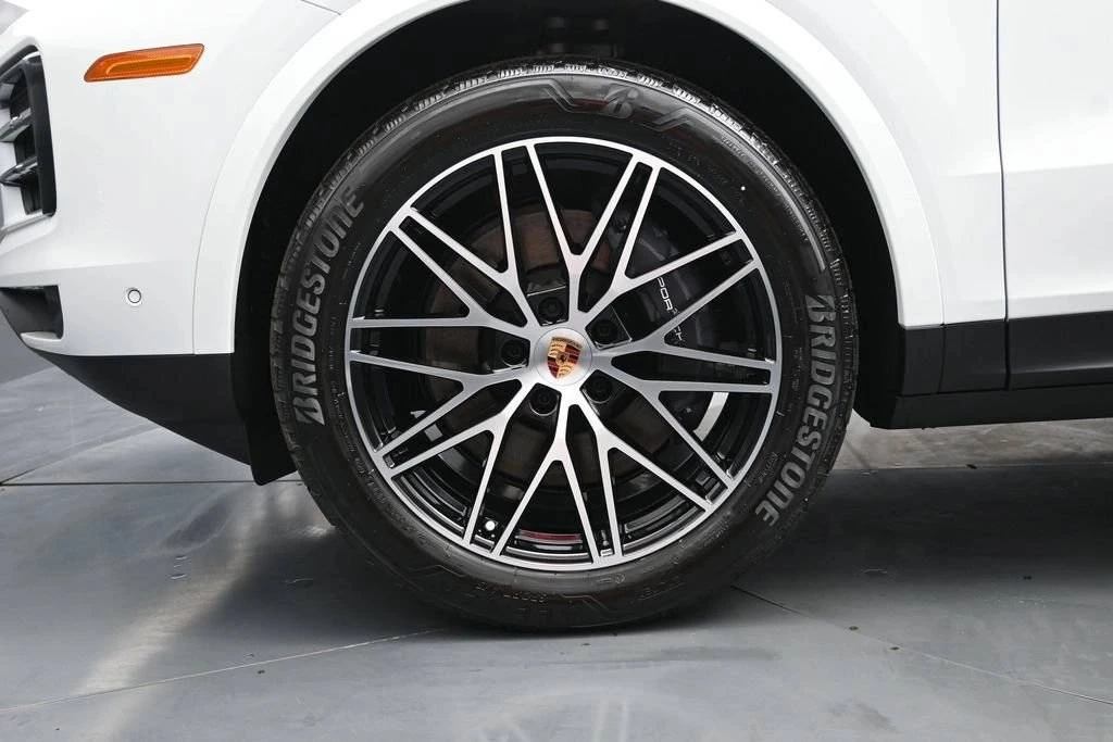 2026 Porsche 9Y0/9Y3 Cayenne Coupe - Image 5 of 5