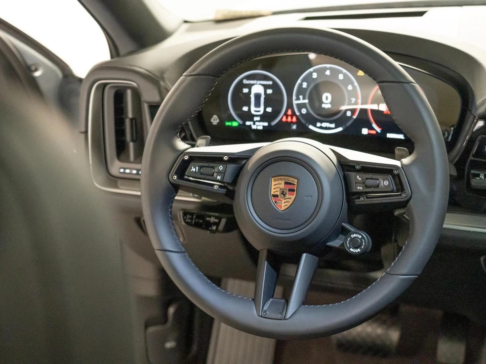 2026 Porsche 9Y0/9Y3 Cayenne Coupe - Image 26 of 28