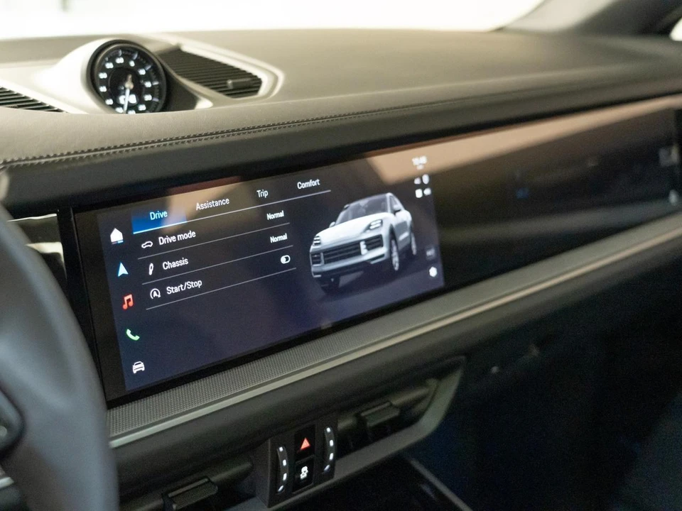2026 Porsche 9Y0/9Y3 Cayenne Coupe - Image 20 of 28