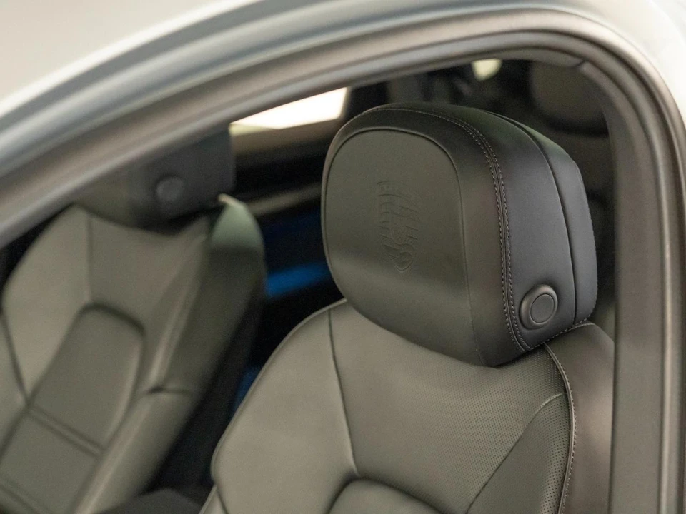 2026 Porsche 9Y0/9Y3 Cayenne Coupe - Image 24 of 28
