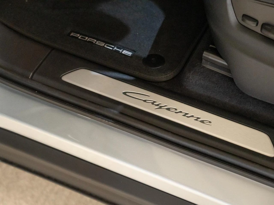 2026 Porsche 9Y0/9Y3 Cayenne Coupe - Image 11 of 28