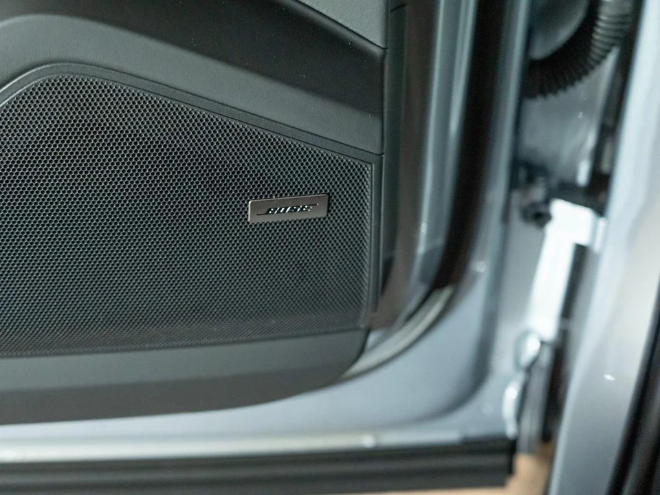 2026 Porsche 9Y0/9Y3 Cayenne Coupe - Image 17 of 28