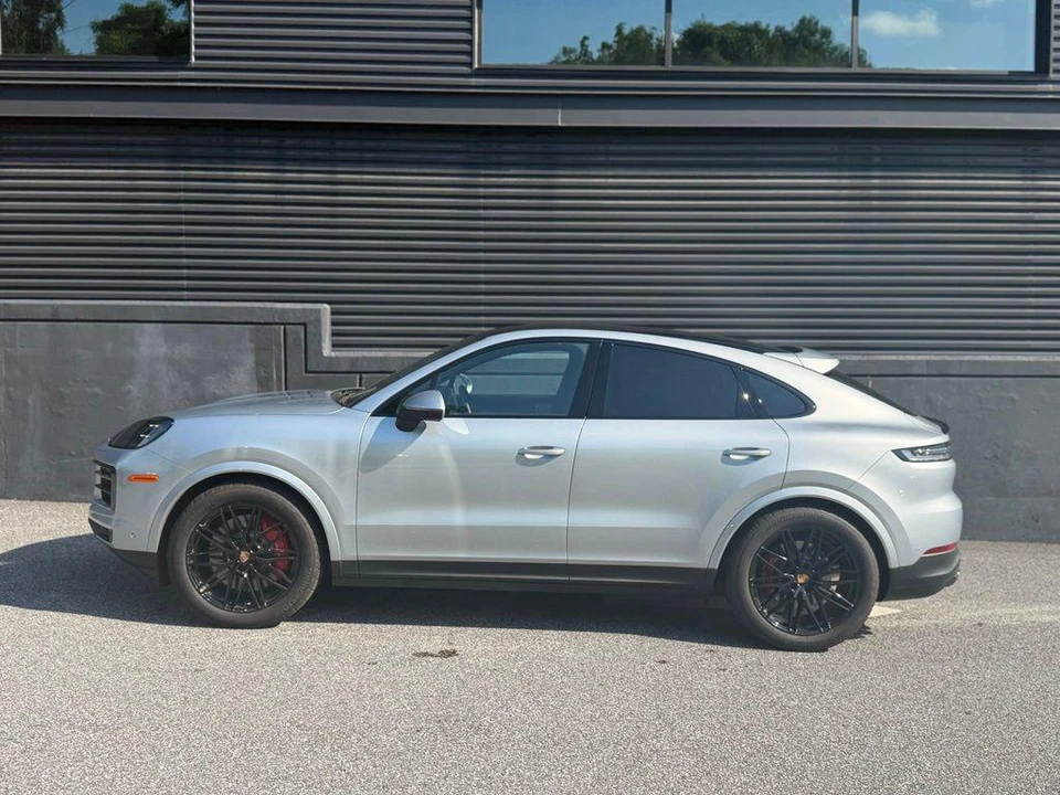 2026 Porsche 9Y0/9Y3 Cayenne Coupe - Image 2 of 25