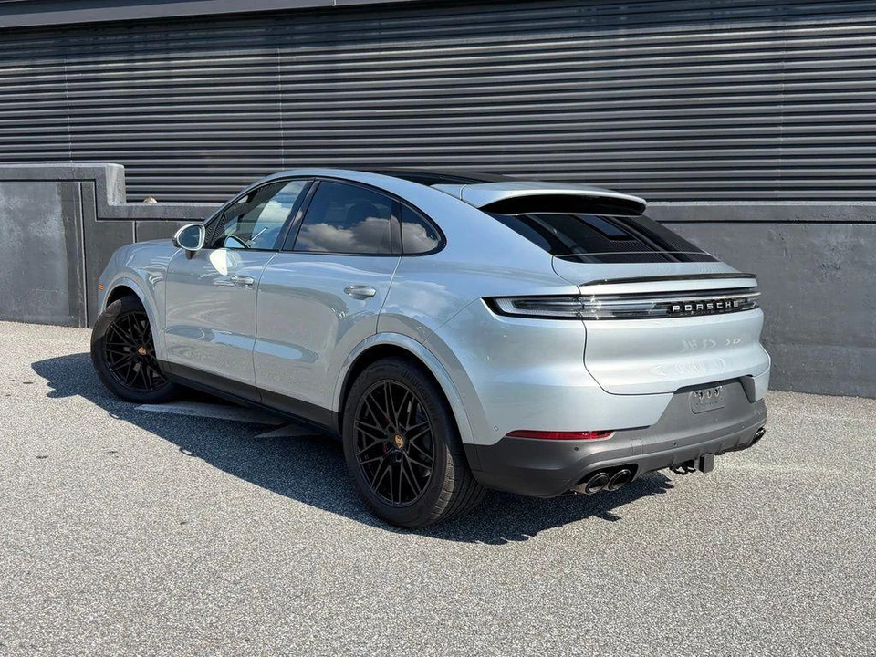 2026 Porsche 9Y0/9Y3 Cayenne Coupe - Image 3 of 25