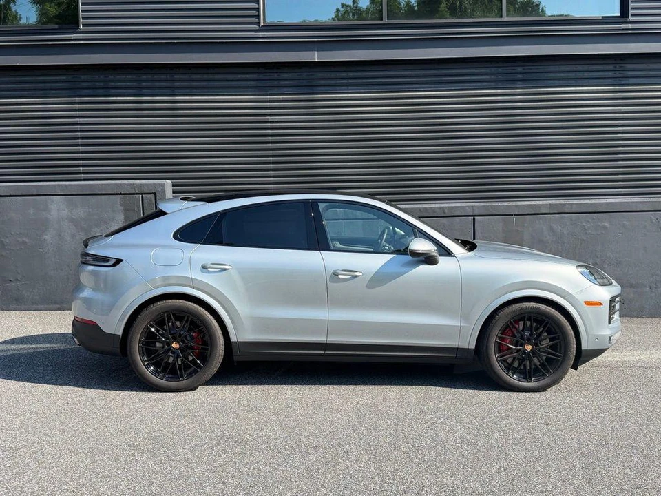 2026 Porsche 9Y0/9Y3 Cayenne Coupe - Image 11 of 25
