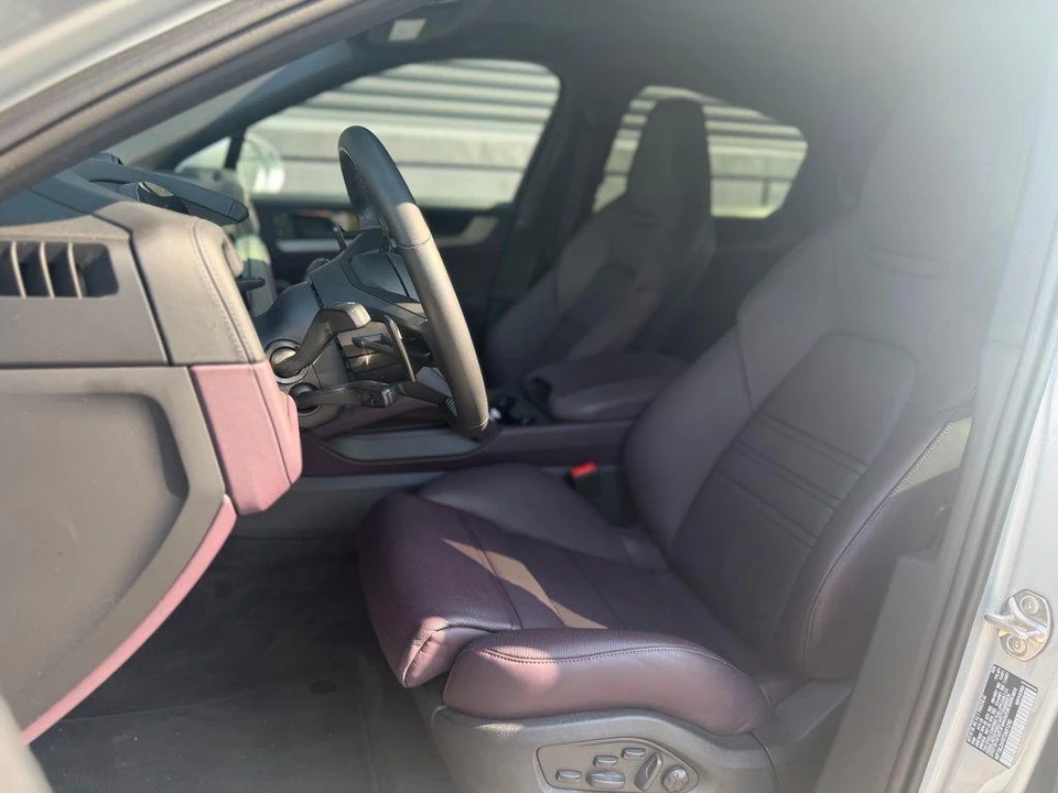 2026 Porsche 9Y0/9Y3 Cayenne Coupe - Image 15 of 25