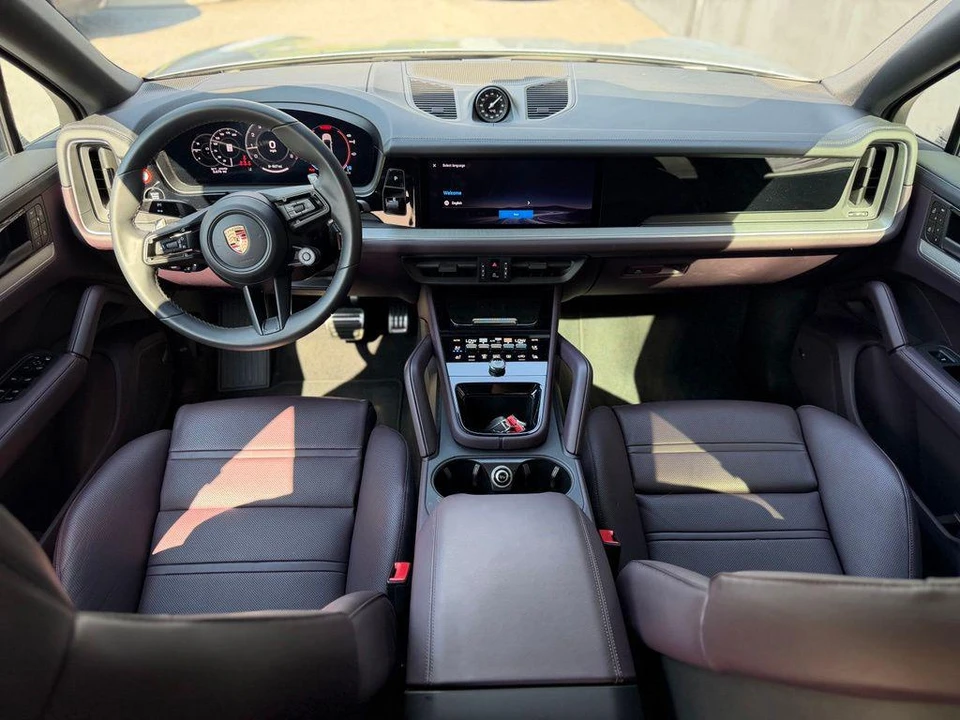 2026 Porsche 9Y0/9Y3 Cayenne Coupe - Image 16 of 25