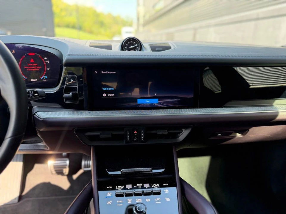 2026 Porsche 9Y0/9Y3 Cayenne Coupe - Image 23 of 25