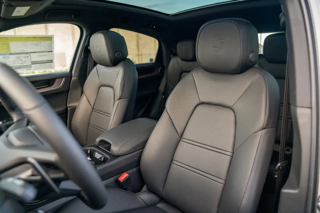 2026 Porsche 9Y0/9Y3 Cayenne - Image 5 of 12