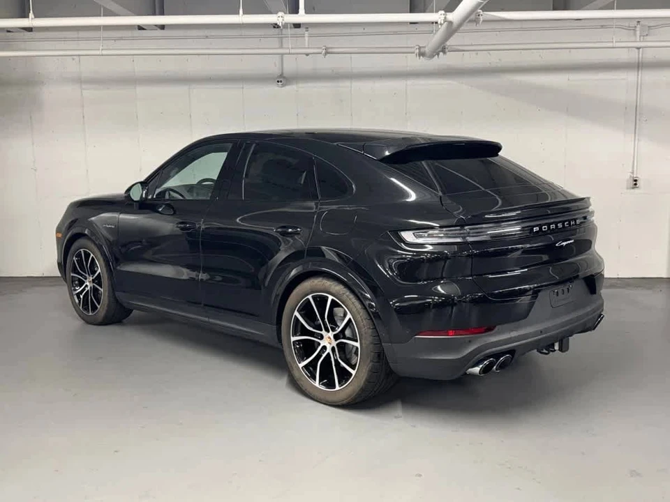 2026 Porsche 9Y0/9Y3 Cayenne Coupe - Image 3 of 5